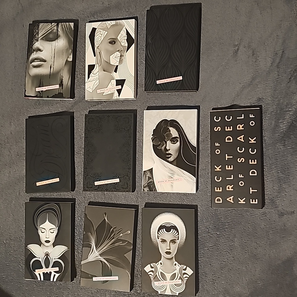 Deck of Scarlet palette collection